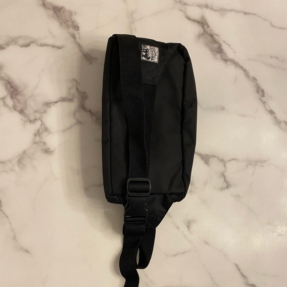 Herschel look-alike Fanny pack - Picture 2 of 3